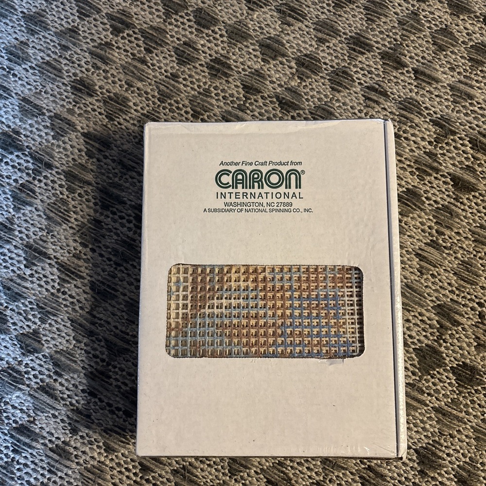 WonderArt Caron Cat Nap Latch Hook Kit #R017 24" Round Sealed USA - Picture 9 of 10